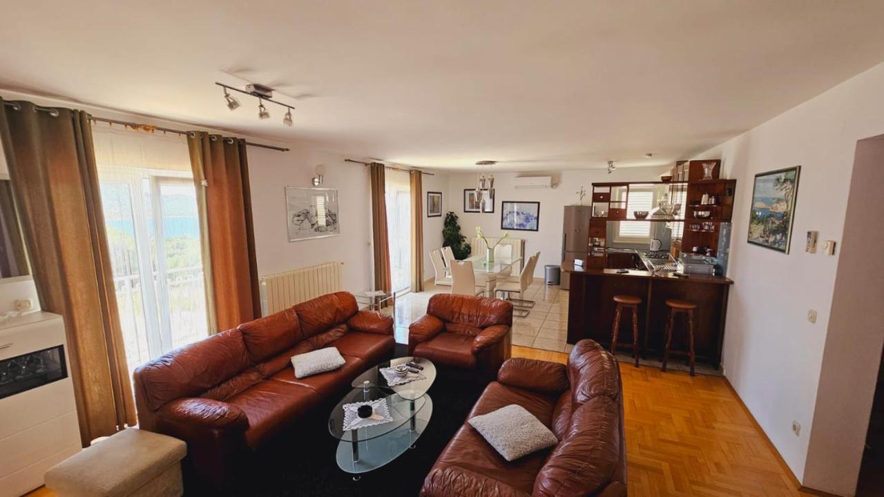 House Berry Apartman Primosten