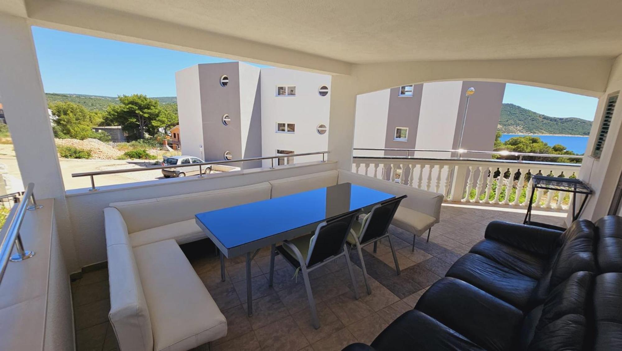 House Berry Apartment