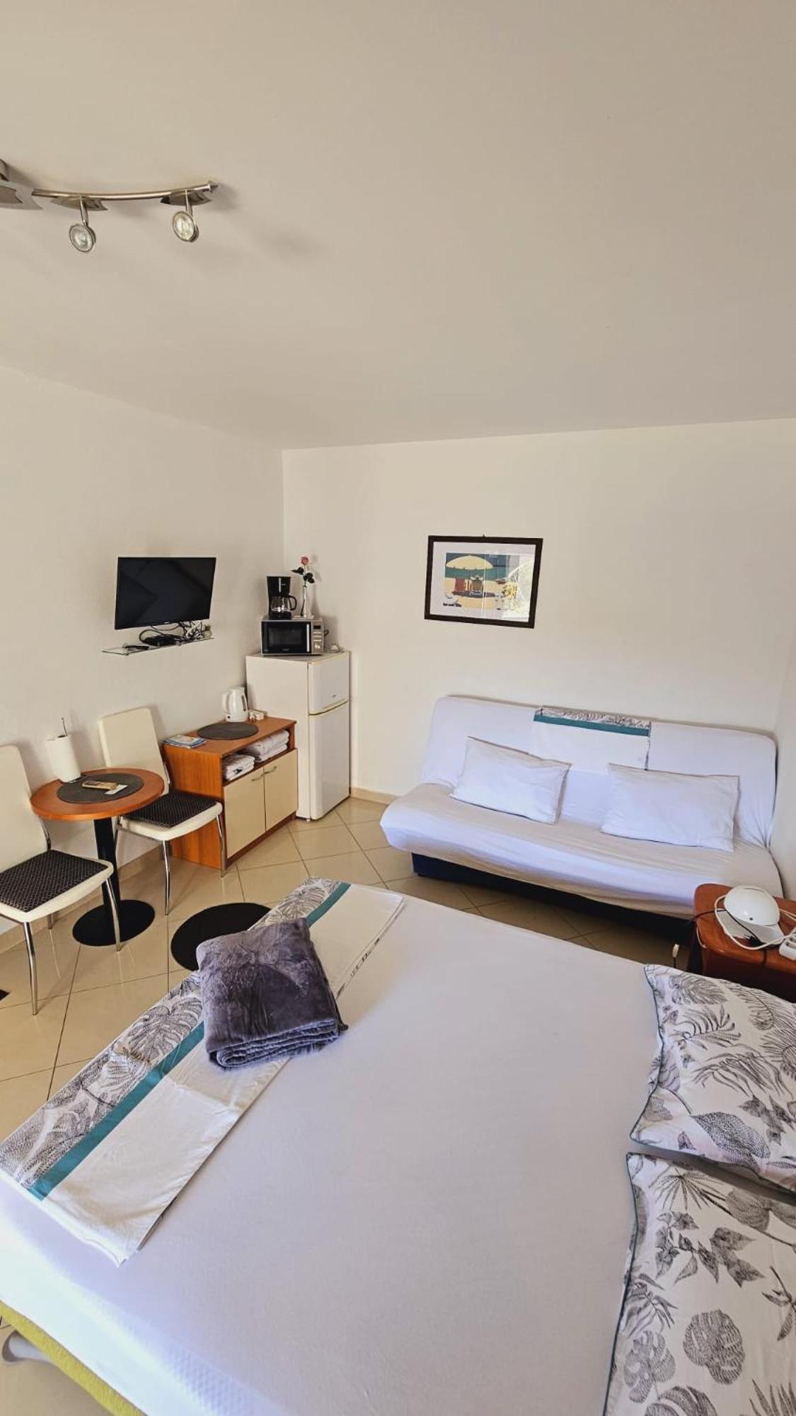 House Berry Apartment Primosten
