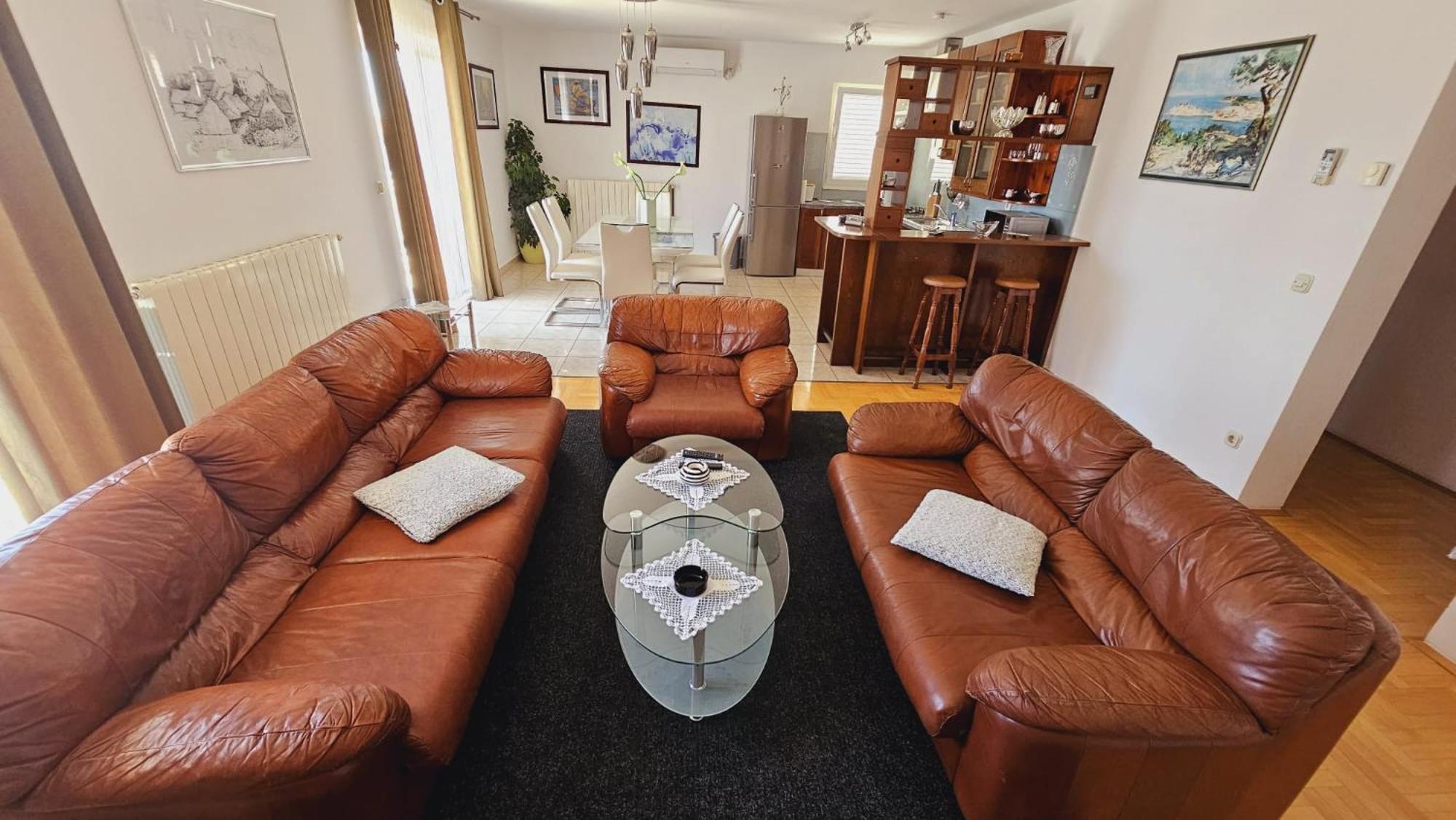 House Berry Apartment