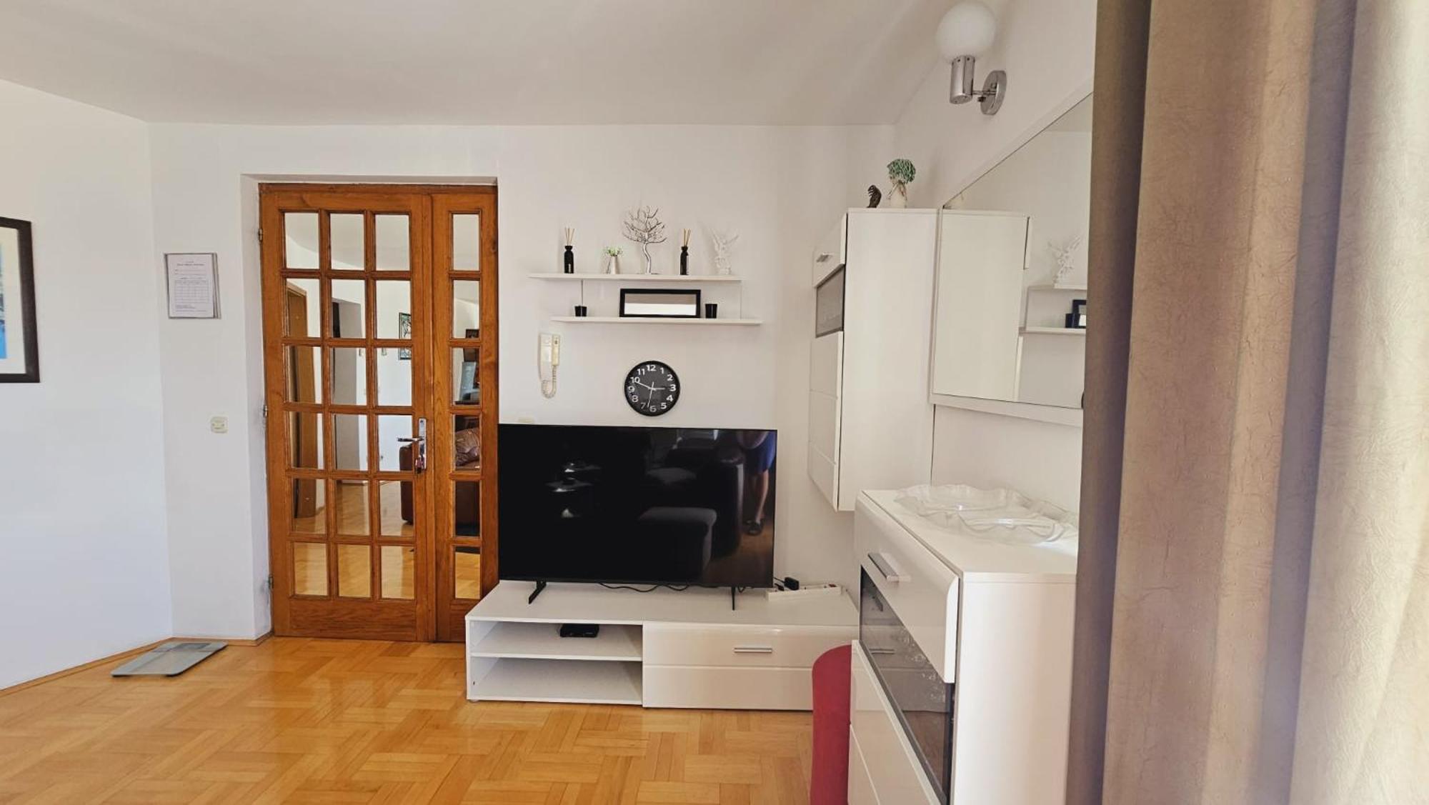 Apartment House Berry *